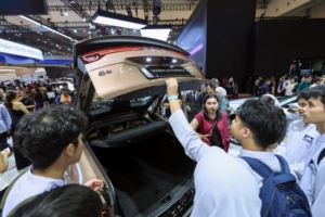 Mazda Buka Mata Generasi Muda di GIIAS 2026, 100 Pelajar Diajak Bongkar Dunia Otomotif